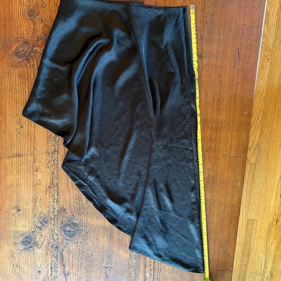 NWT Nasty Gal Satin Skirt High Low Black Size 4 Asymmetric - Picture 12 of 14